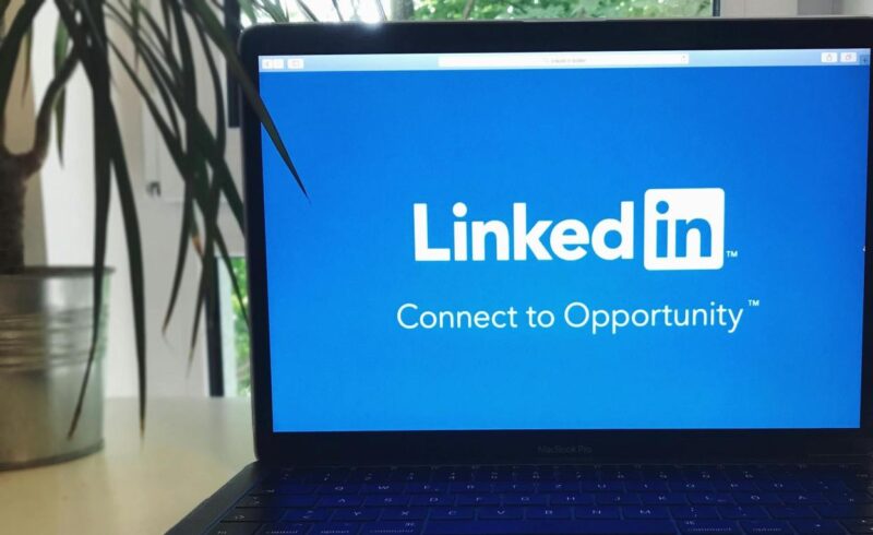Mastering LinkedIn: Build Your Brand, Grow Your Network, Monetize Your Voice